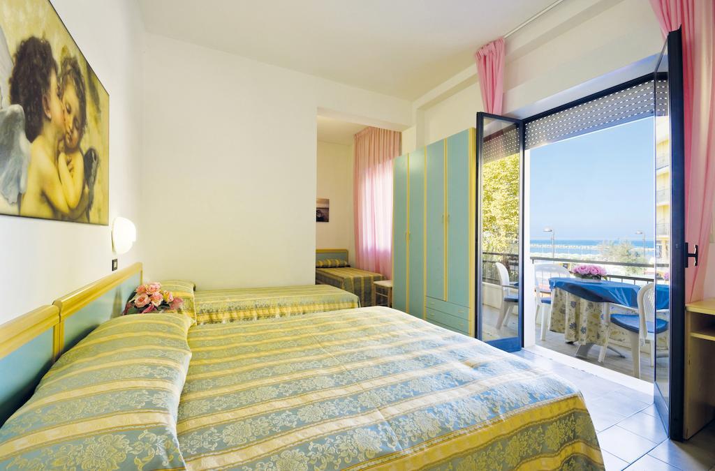 Hotel Pineta Bellaria-Igea Marina Oda fotoğraf