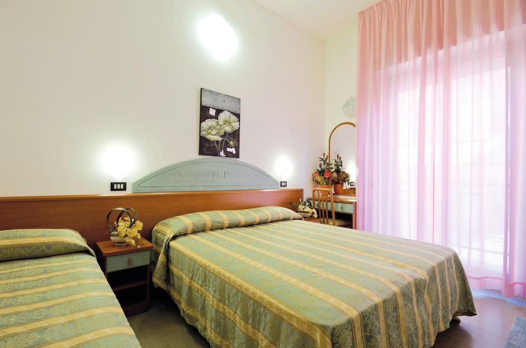 Hotel Pineta Bellaria-Igea Marina Oda fotoğraf