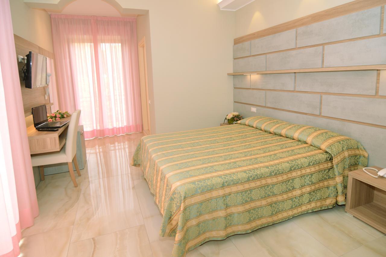 Hotel Pineta Bellaria-Igea Marina Dış mekan fotoğraf